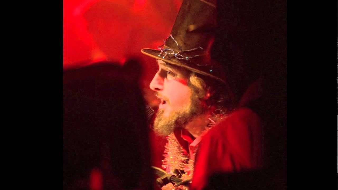 Vinicio Capossela legge Charles Dickens